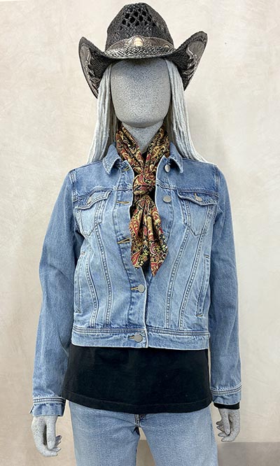 Short Denim Jacket *ONLY 1 AVAILABLE size M - runs small*